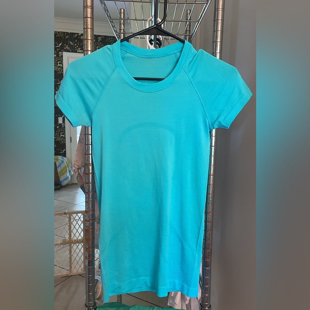 lululemon electric turquoise- swiftly tech short sleeve 2.0
